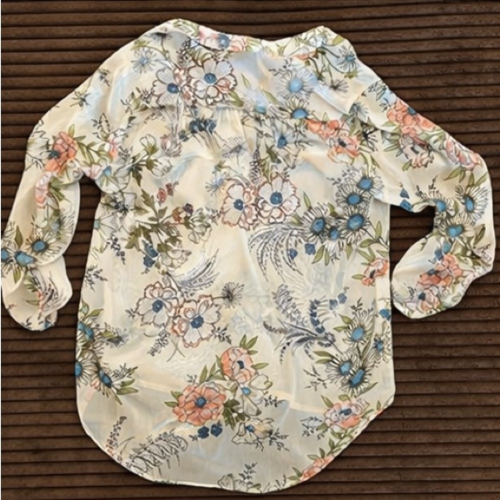 Signature Studio Sheer Floral Blouse Zip Pocket 3/4 Sleeve Medium Hi-Lo Hem - Picture 6 of 6